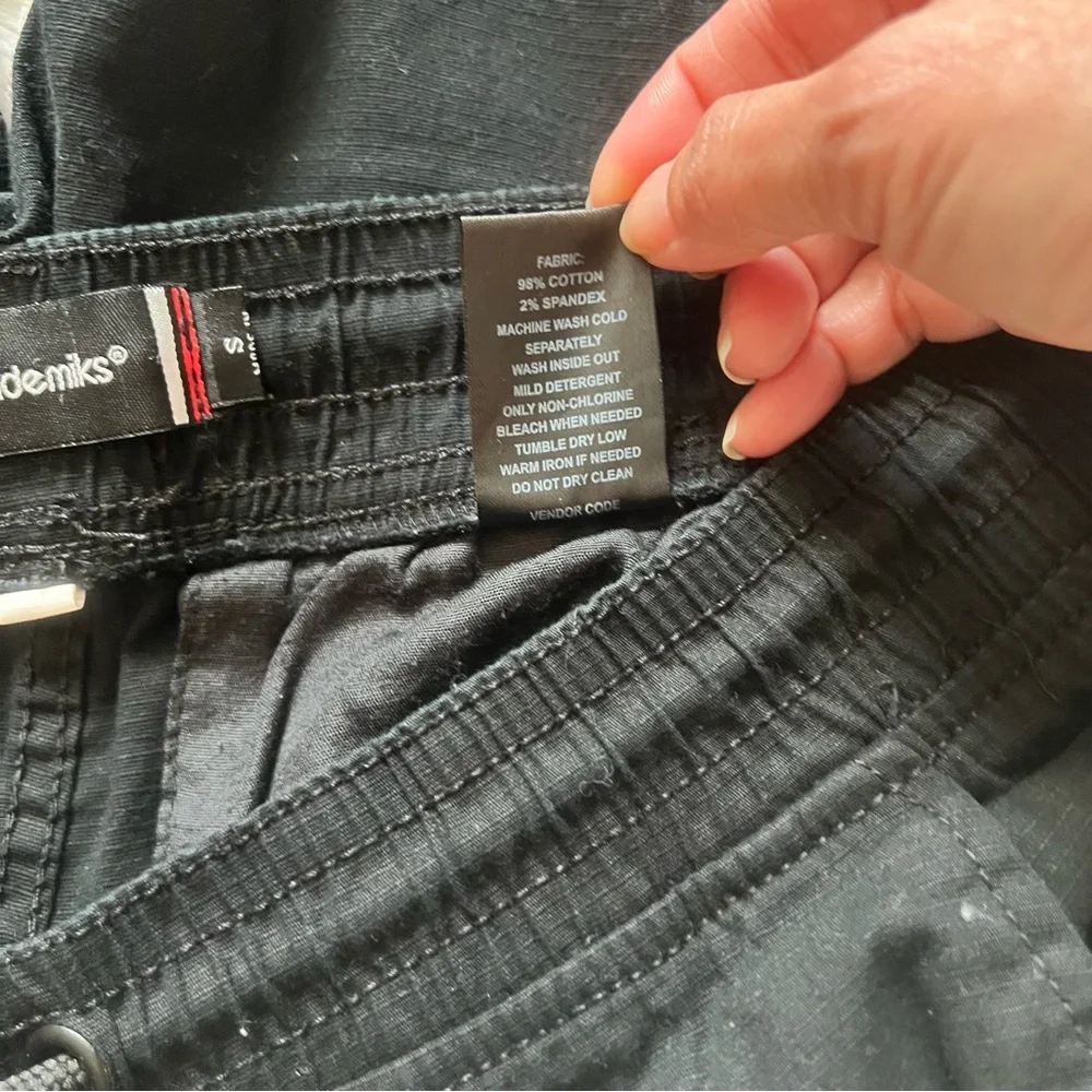 Akademiks Mens Black Cargo Shorts Size Small